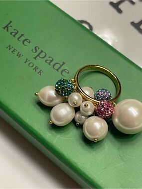 Kate Spade NWOT Elegant Gold and Pearl Cluster Ring